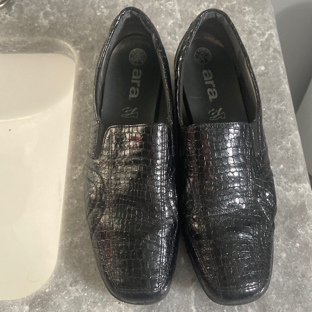 ARA Lucy Black Snake 9 US